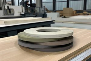 Finitura dei bordi in acrilico