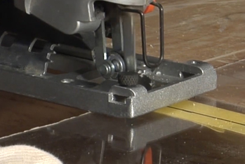 Acrylic Saw Cutting