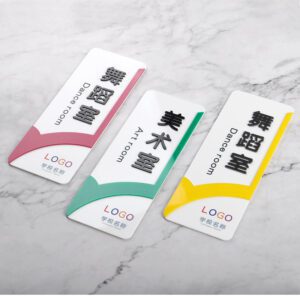 Sinais escolares em acrílico