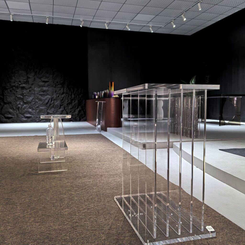 Suporte de canto de mesa em acrílico (3)