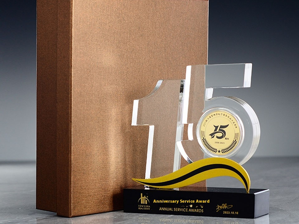 Custom-made high-end acrylic crystal trophies