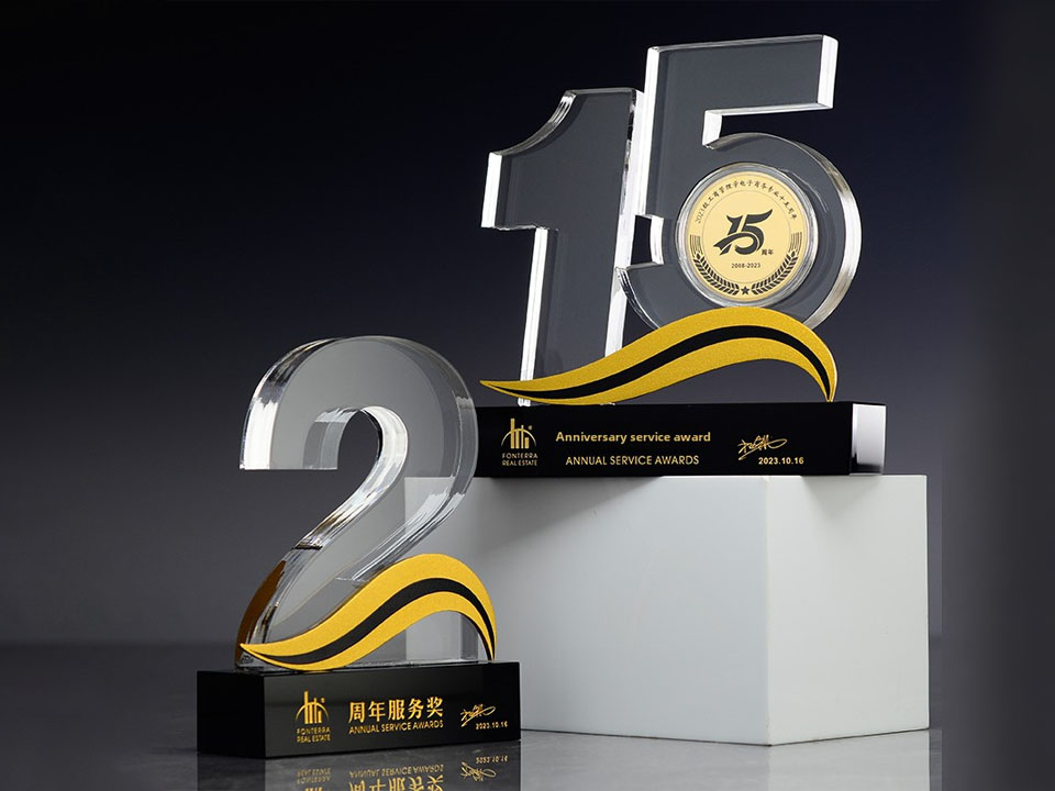 Custom-made high-end acrylic crystal trophies